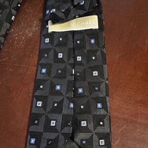 Thick Michael Kors Geometric Black and Blue and white Tie